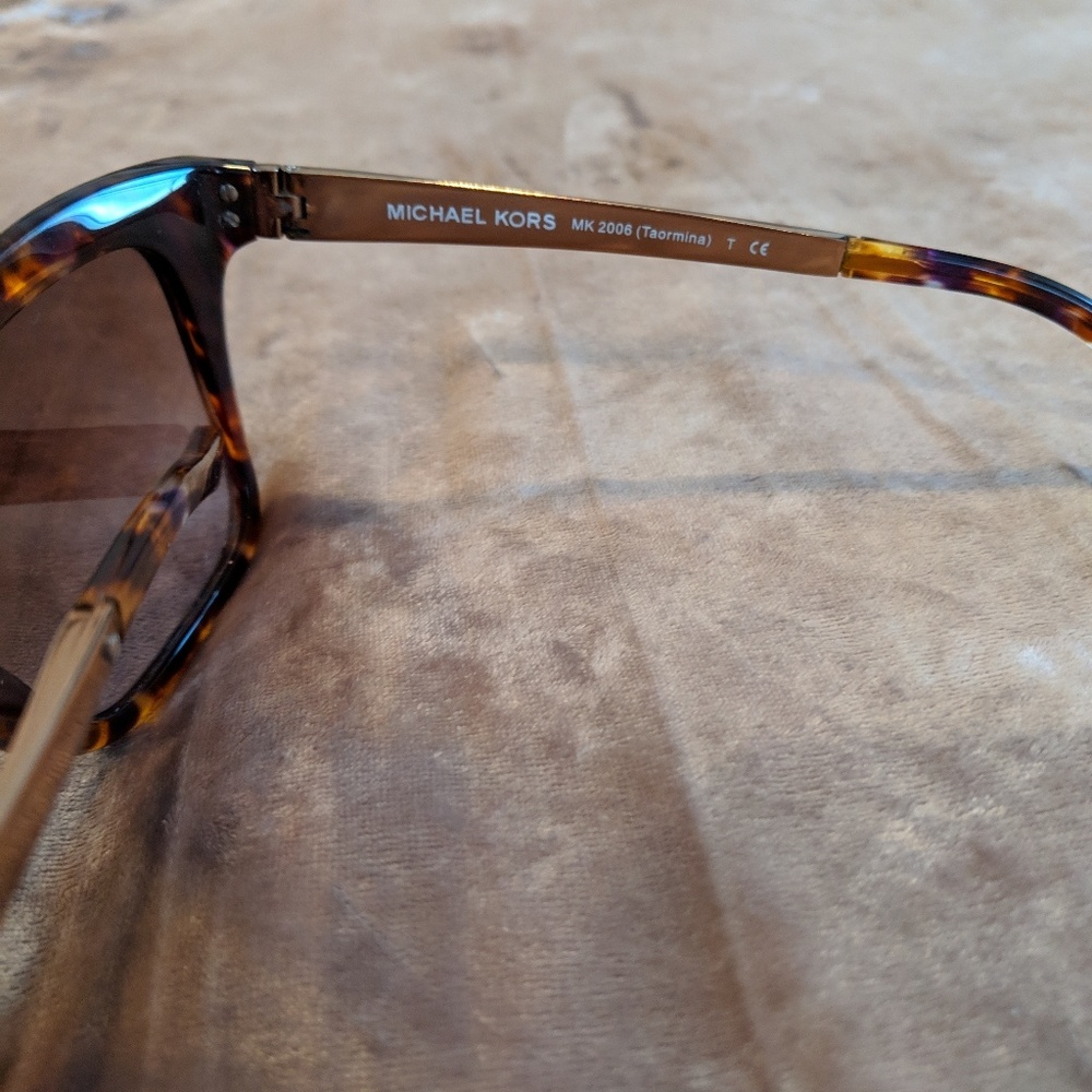 Authentic Michael Kors sunglasses - Picture 4 of 5